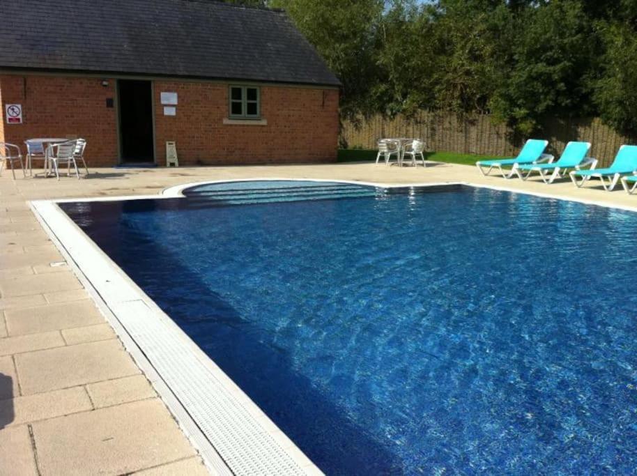 Castleford Cottage , Lowermill Estate Somerford Keynes Εξωτερικό φωτογραφία